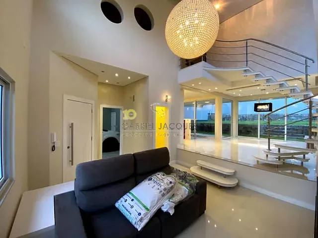 Casa com 360m² 3 quartos e 2 banheiros, para alugar, no bairro Pedra Branca em Palhoça