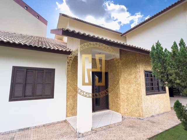 Casa com 1000m² 3 quartos e 2 banheiros, à venda, no bairro centro em Nova Mutum