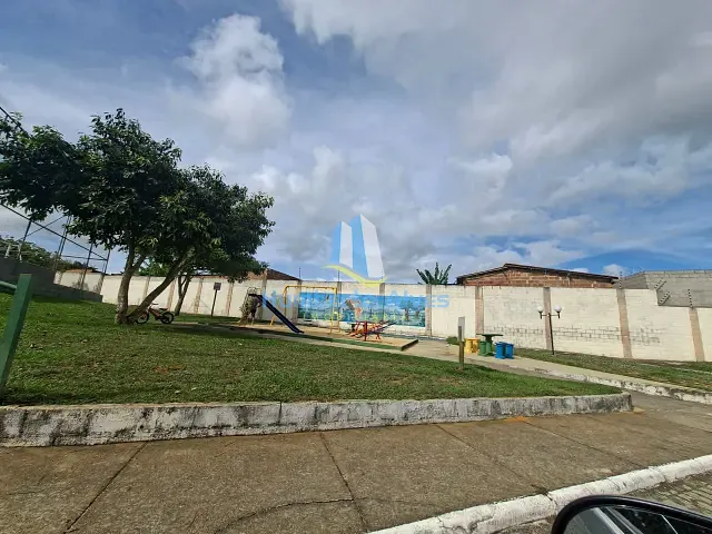 Casa 2 quartos e 1 banheiro, para alugar, no bairro Primavera em Vitória da Conquista