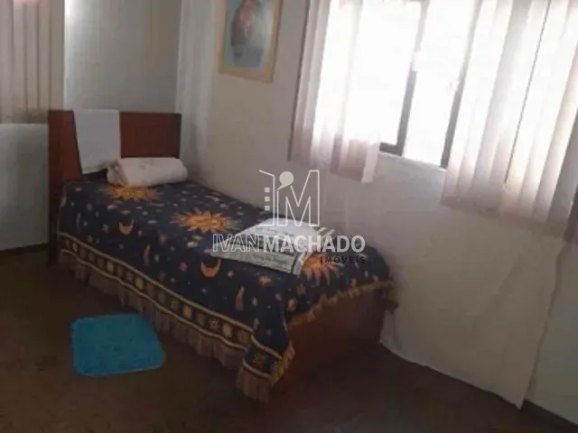 Casa com 300m² 3 quartos e 1 banheiro, à venda, no bairro Jardim Limoeiro em Serra