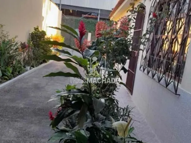 Casa com 300m² 3 quartos e 1 banheiro, à venda, no bairro Jardim Limoeiro em Serra