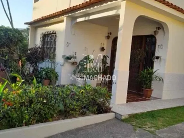 Casa com 300m² 3 quartos e 1 banheiro, à venda, no bairro Jardim Limoeiro em Serra