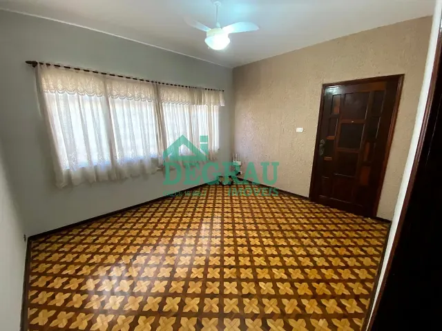 Casa 4 quartos e 2 banheiros, para alugar, no bairro Centro em Itapeva