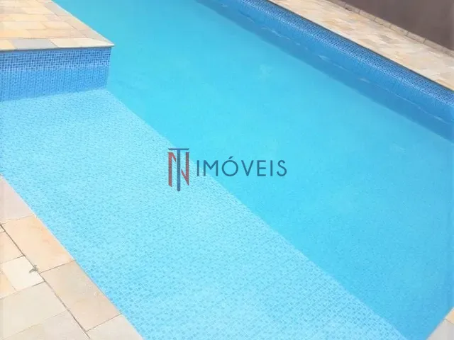 Casa com 600m² 4 quartos e 5 banheiros, à venda, no bairro Vila Petrópolis em Atibaia