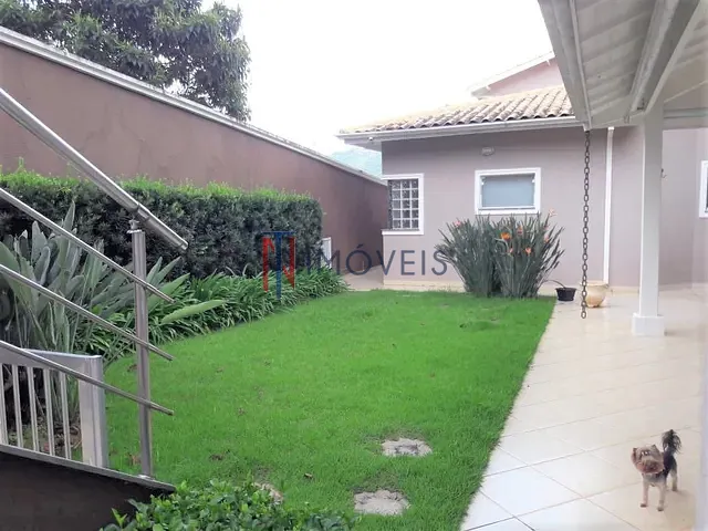 Casa com 600m² 4 quartos e 5 banheiros, à venda, no bairro Vila Petrópolis em Atibaia