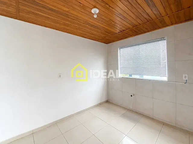 Casa 3 quartos e 1 banheiro, para alugar, no bairro Gruta em Concórdia