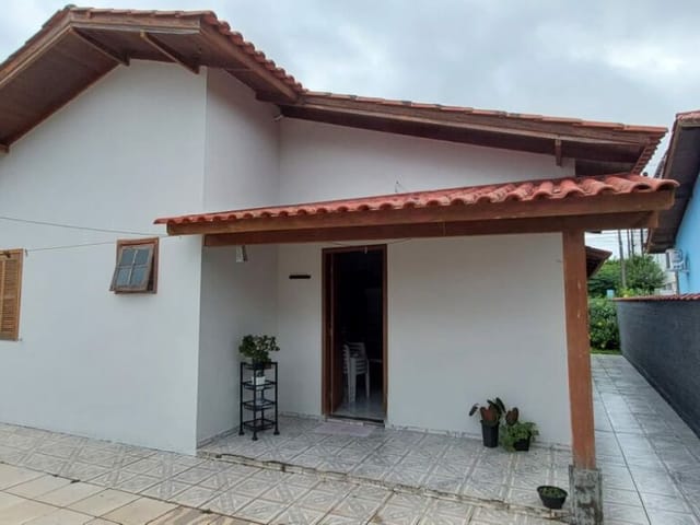 Casa com 442m² 4 quartos e 3 banheiros, à venda, no bairro Ingleses do Rio Vermelho em Florianópolis