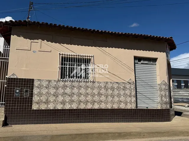 Casa à venda, no bairro Alto Maron em Vitória da Conquista