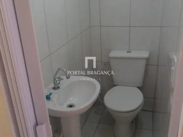 Casa 2 quartos e 2 banheiros, à venda, no bairro Aparecida em Bragança Paulista