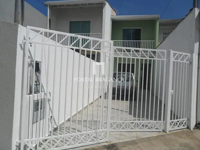 Casa 2 quartos e 2 banheiros, à venda, no bairro Aparecida em Bragança Paulista