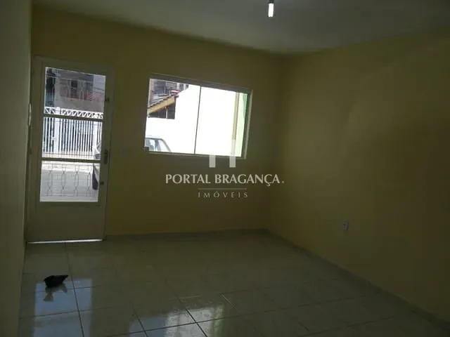Casa 2 quartos e 2 banheiros, à venda, no bairro Aparecida em Bragança Paulista