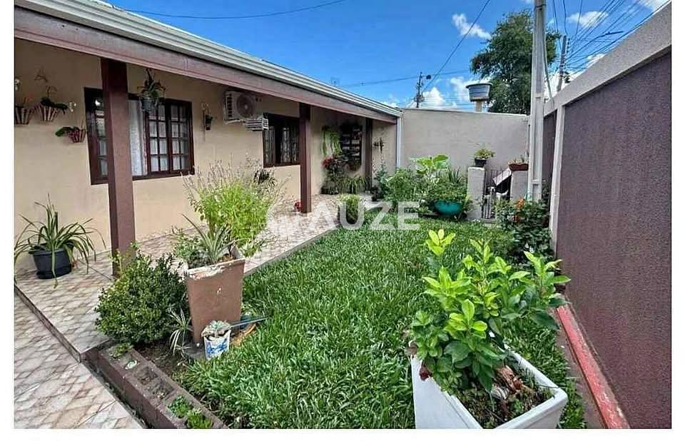 Casa à venda com 3 quartos, 120m² - Foto 1