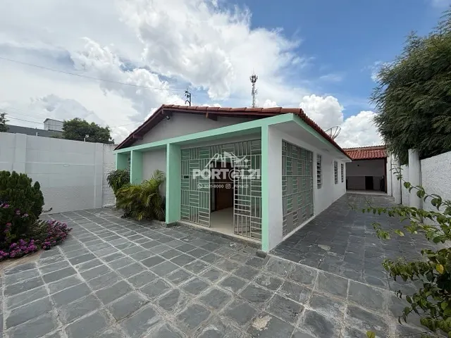 Casa com 300m², à venda, no bairro Vila Eduardo em Petrolina