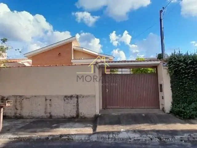Casa com 360m² 2 quartos e 1 banheiro, à venda, no bairro Residencial Nova Floresta em Guaxupé