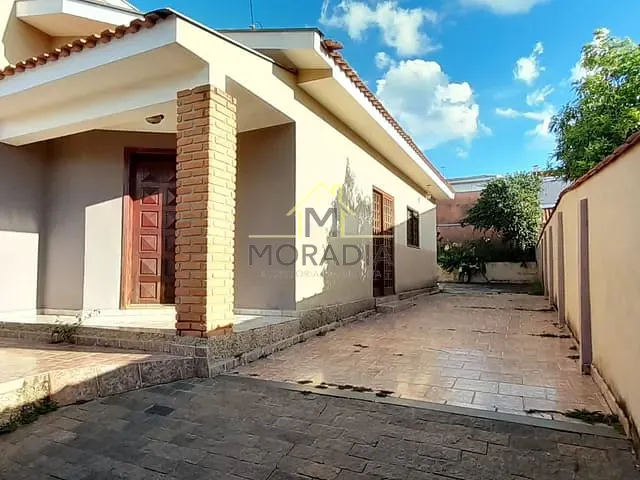 Casa com 360m² 2 quartos e 1 banheiro, à venda, no bairro Residencial Nova Floresta em Guaxupé