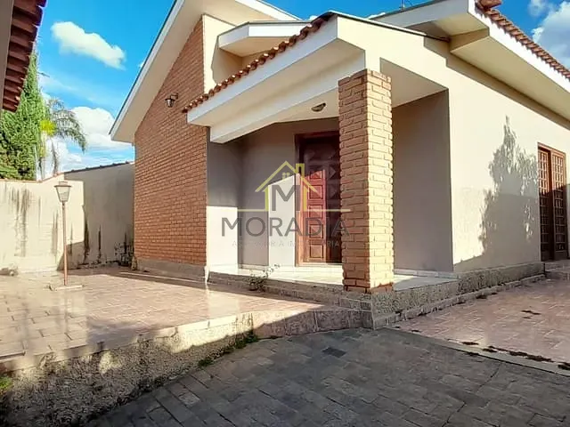 Casa com 360m² 2 quartos e 1 banheiro, à venda, no bairro Residencial Nova Floresta em Guaxupé