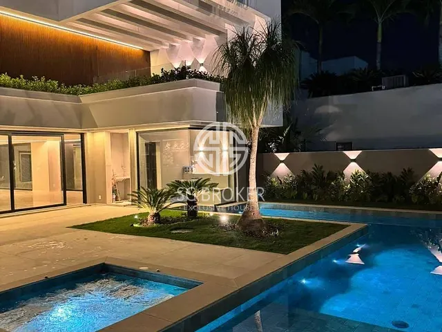 Casa com 905m² 5 quartos e 8 banheiros, à venda, no bairro Barra da Tijuca em Rio de Janeiro