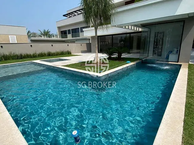 Casa com 905m² 5 quartos e 8 banheiros, à venda, no bairro Barra da Tijuca em Rio de Janeiro