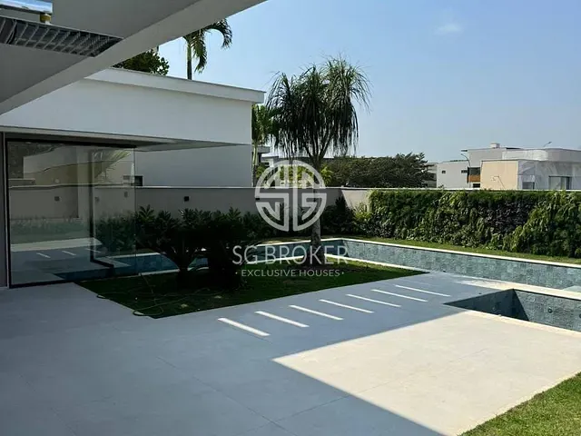 Casa com 905m² 5 quartos e 8 banheiros, à venda, no bairro Barra da Tijuca em Rio de Janeiro