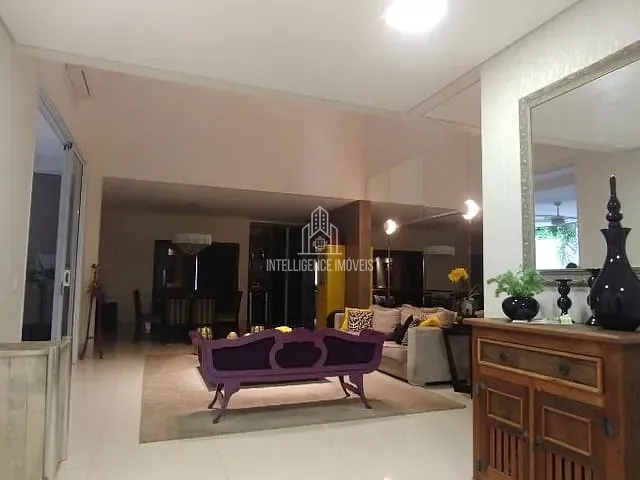Casa com 680m² 4 quartos e 6 banheiros, à venda, no bairro Jardim Itália em Cuiabá