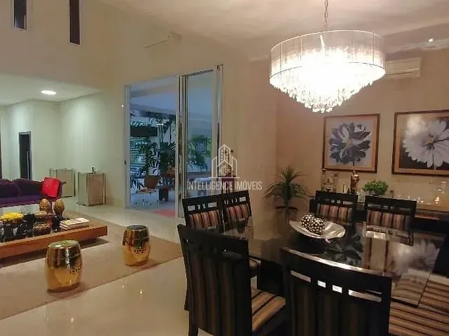Casa com 680m² 4 quartos e 6 banheiros, à venda, no bairro Jardim Itália em Cuiabá