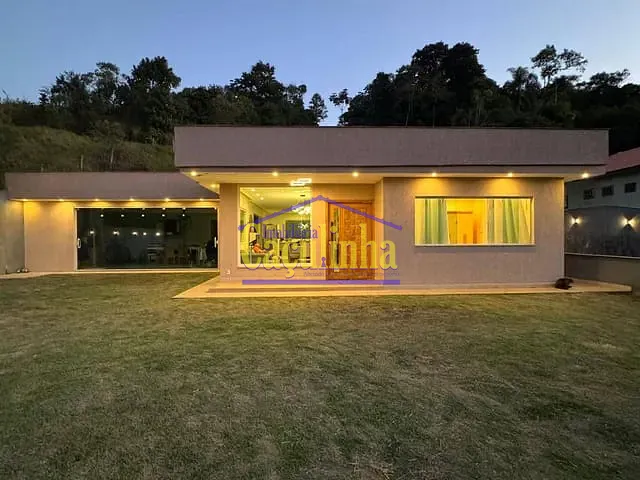 Casa com 1952m² 3 quartos e 1 banheiro, à venda ou para alugar, no bairro Centro (Ipiabas) em Barra do Piraí
