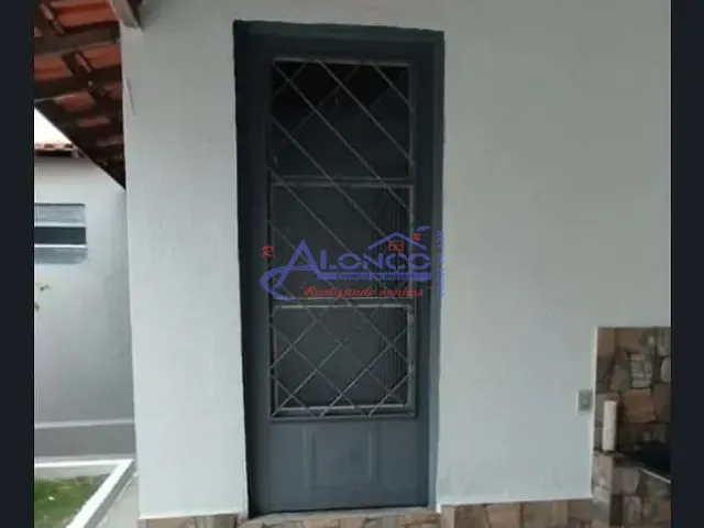Casa 2 quartos e 2 banheiros, à venda, no bairro Jardim Paraíso em Jacareí