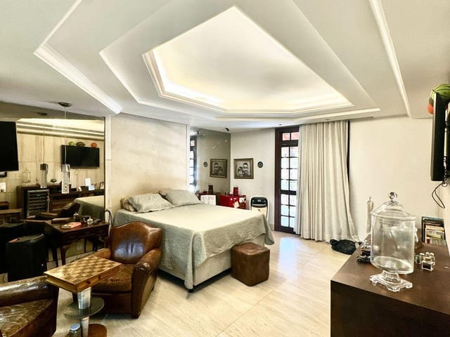 Casa com 3333m² 4 quartos e 2 banheiros, à venda, no bairro Park Way em Brasília