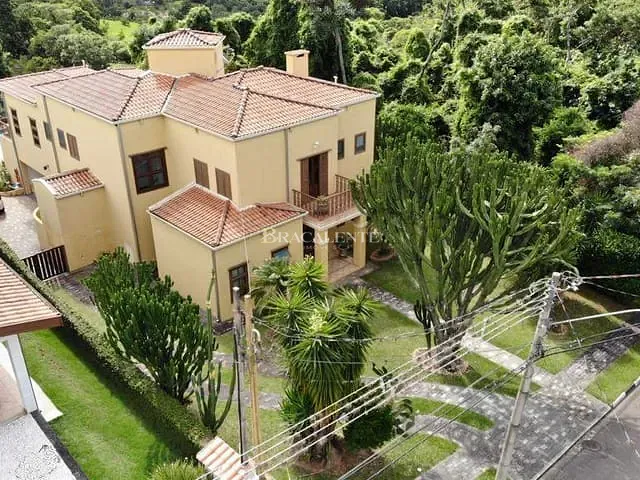 Casa com 1000m² 3 quartos e 6 banheiros, à venda, no bairro Chácaras Alpina em Valinhos