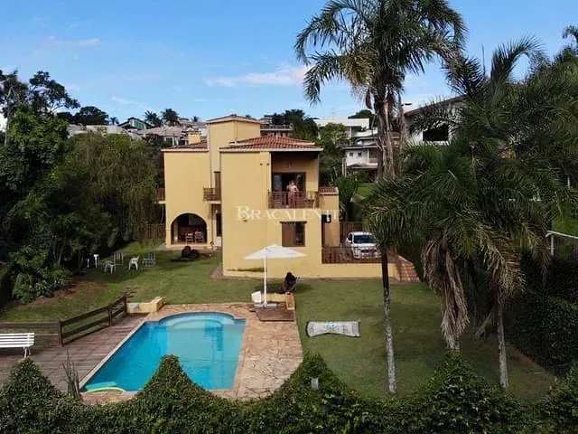 Casa com 1000m² 3 quartos e 6 banheiros, à venda, no bairro Chácaras Alpina em Valinhos