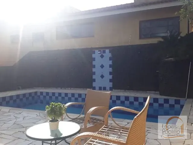 Casa com 540m² 3 quartos e 4 banheiros, à venda, no bairro Jardim Itaperi em Atibaia