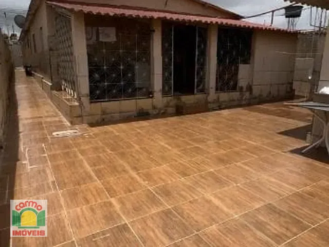Casa com 300m² 3 quartos e 3 banheiros, à venda, no bairro Vila Santa Isabel em Anápolis