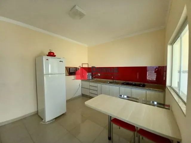 Casa com 300m², à venda, no bairro Parque das Nações em Pindamonhangaba