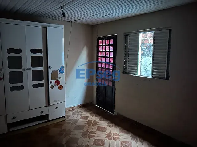 Casa 3 quartos e 1 banheiro, à venda, no bairro Jardim Santa Fé em Londrina