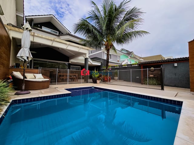 Casa 4 quartos e 5 banheiros, à venda, no bairro Recreio dos Bandeirantes em Rio de Janeiro