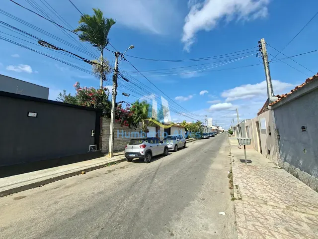 Casa com 204m² 3 quartos e 2 banheiros, à venda, no bairro Felícia em Vitória da Conquista