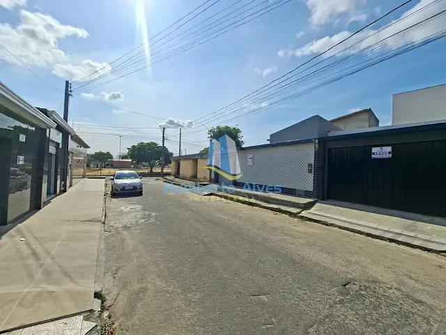 Casa com 204m² 3 quartos e 2 banheiros, à venda, no bairro Felícia em Vitória da Conquista