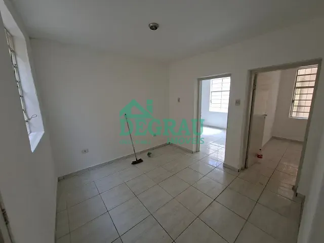 Casa 2 quartos e 1 banheiro, para alugar, no bairro Centro em Itapeva