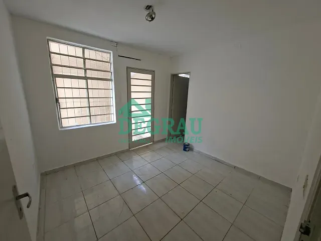 Casa 2 quartos e 1 banheiro, para alugar, no bairro Centro em Itapeva