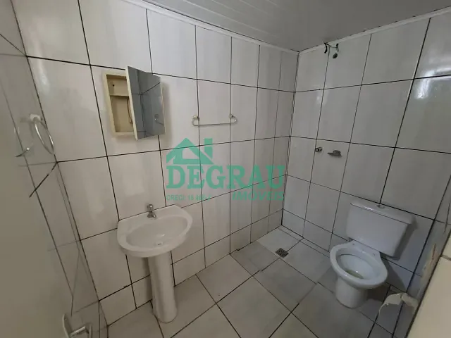 Casa 2 quartos e 1 banheiro, para alugar, no bairro Centro em Itapeva