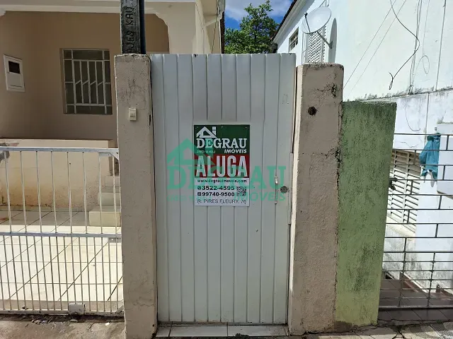 Casa 2 quartos e 1 banheiro, para alugar, no bairro Centro em Itapeva