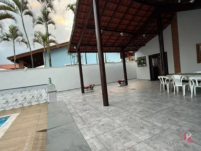 Casa 2 quartos e 2 banheiros, à venda, no bairro Cibratel II em Itanhaém