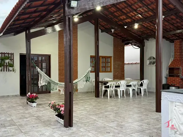 Casa 2 quartos e 2 banheiros, à venda, no bairro Cibratel II em Itanhaém