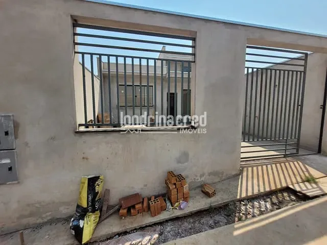 Casa com 125m², à venda, no bairro Jardim Strass em Londrina