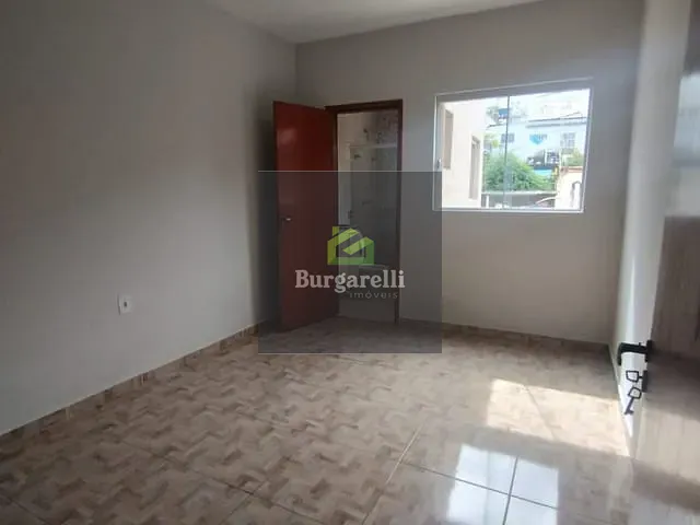 Casa 2 quartos e 2 banheiros, para alugar, no bairro Vila Nílton Teixeira em Lavras