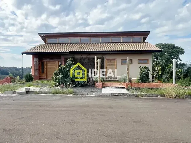 Casa com 200m² 1 quarto e 1 banheiro, à venda, no bairro Santa Terezinha em Concórdia