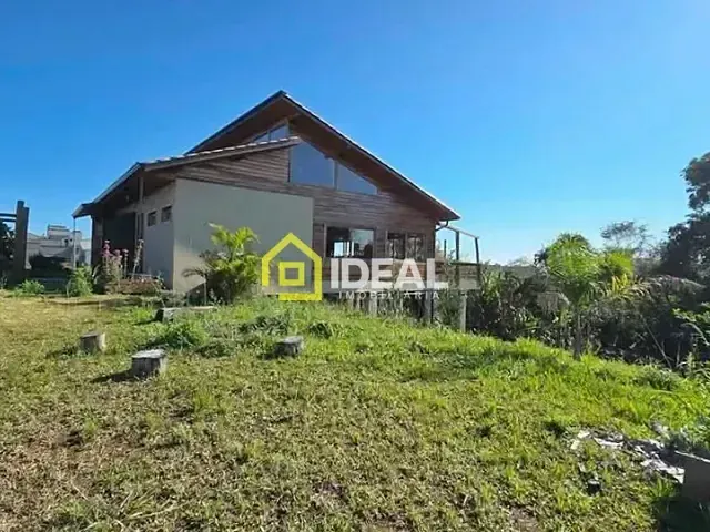 Casa com 200m² 1 quarto e 1 banheiro, à venda, no bairro Santa Terezinha em Concórdia