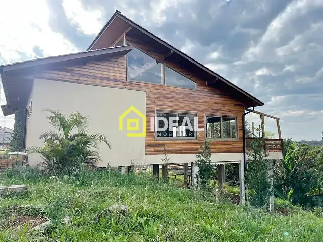 Casa com 200m² 1 quarto e 1 banheiro, à venda, no bairro Santa Terezinha em Concórdia
