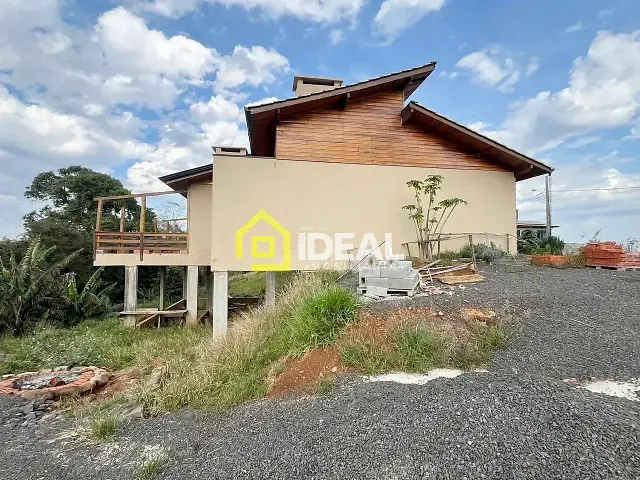 Casa com 200m² 1 quarto e 1 banheiro, à venda, no bairro Santa Terezinha em Concórdia