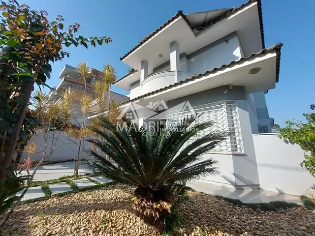 Casa com 360m² 3 quartos e 2 banheiros, à venda, no bairro Pedra Branca em Palhoça